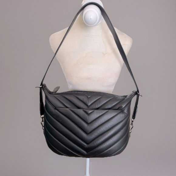 NWOT Eric Javits Leather Quilted Gran Chevron Jesse Bag. - Picture 2 of 7